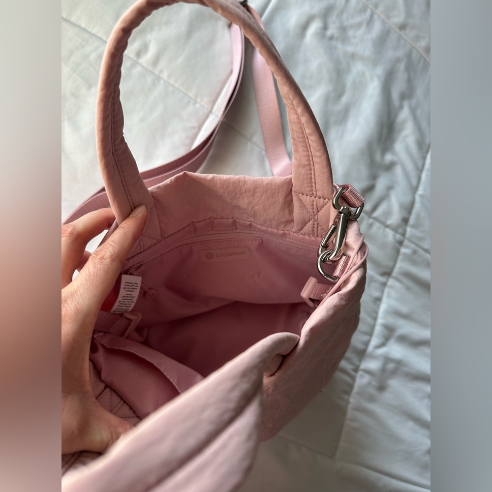 LULULEMON PINK HAZE ON MY LEVEL SMALL TOTE BAG 5L - Picture 2 of 6